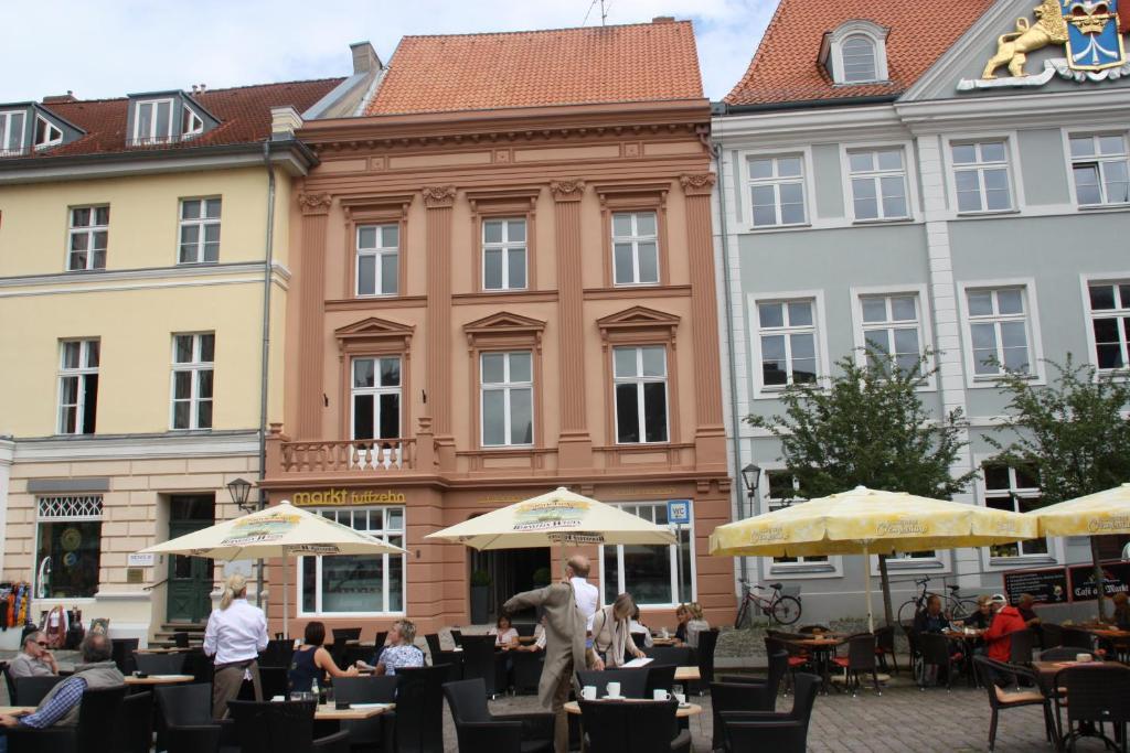 Aparthotel Markt Fuffzehn Stralsund Esterno foto